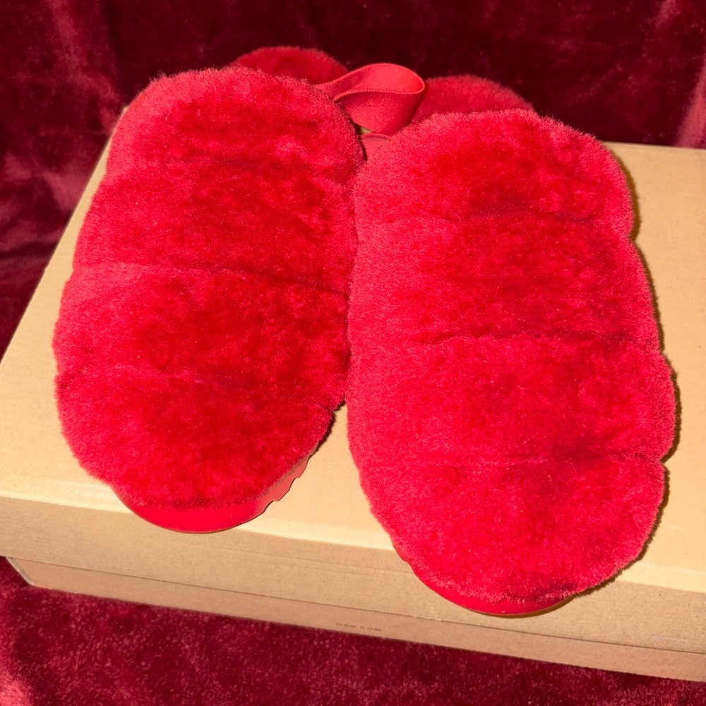 UGG Super Fluff Slipper